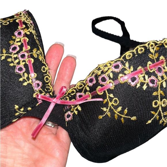 Vintage QT Bra Black Pink Floral Embroidered 38C Rayon Nylon Adjustable Straps - Picture 8 of 8
